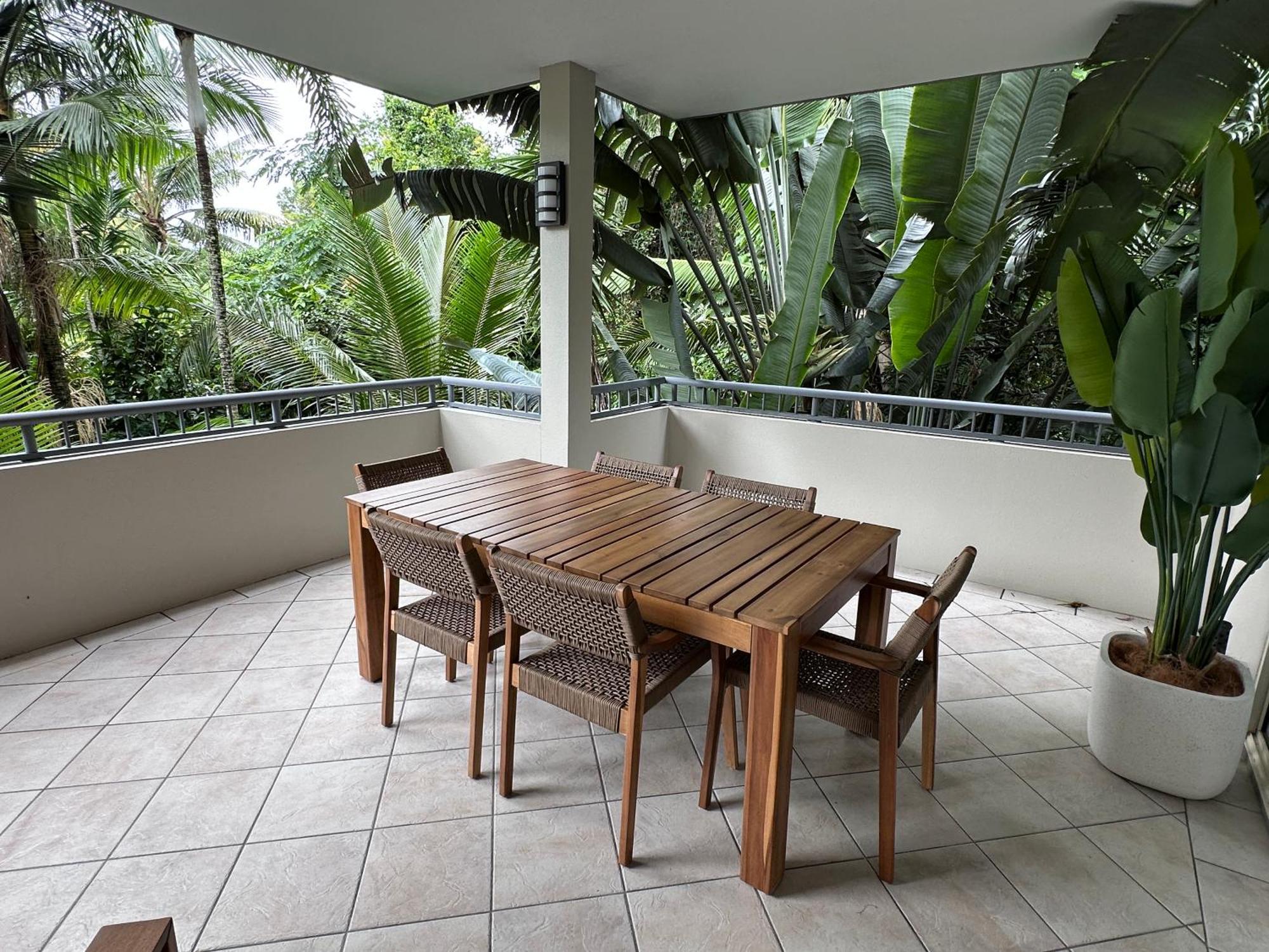Aparthotel Oasis At Palm Cove Exterior foto